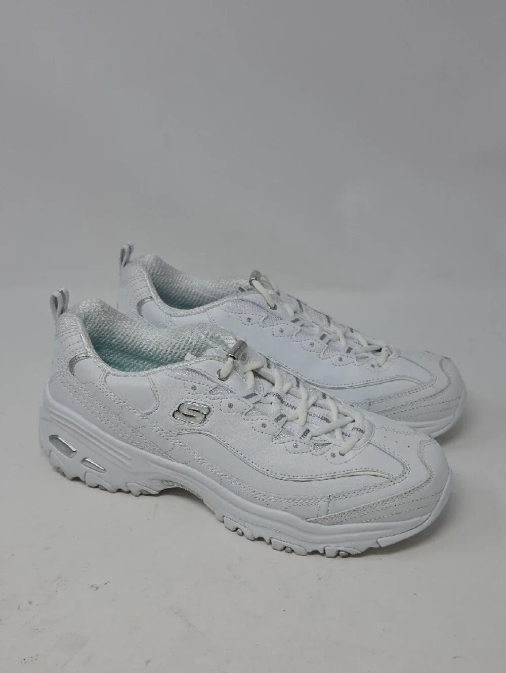Skechers Women’s White Chunky Lace-Up Sneakers Size 9